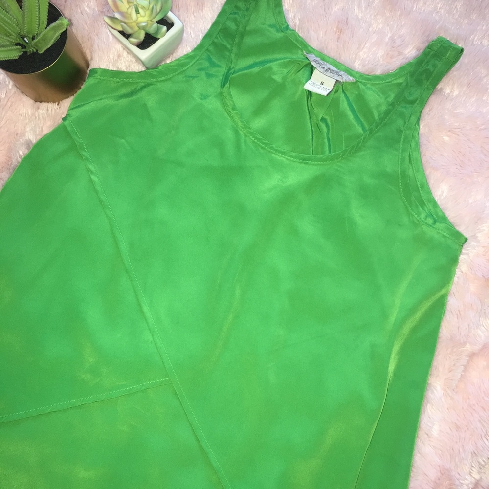 Top - Picture 2 of 3